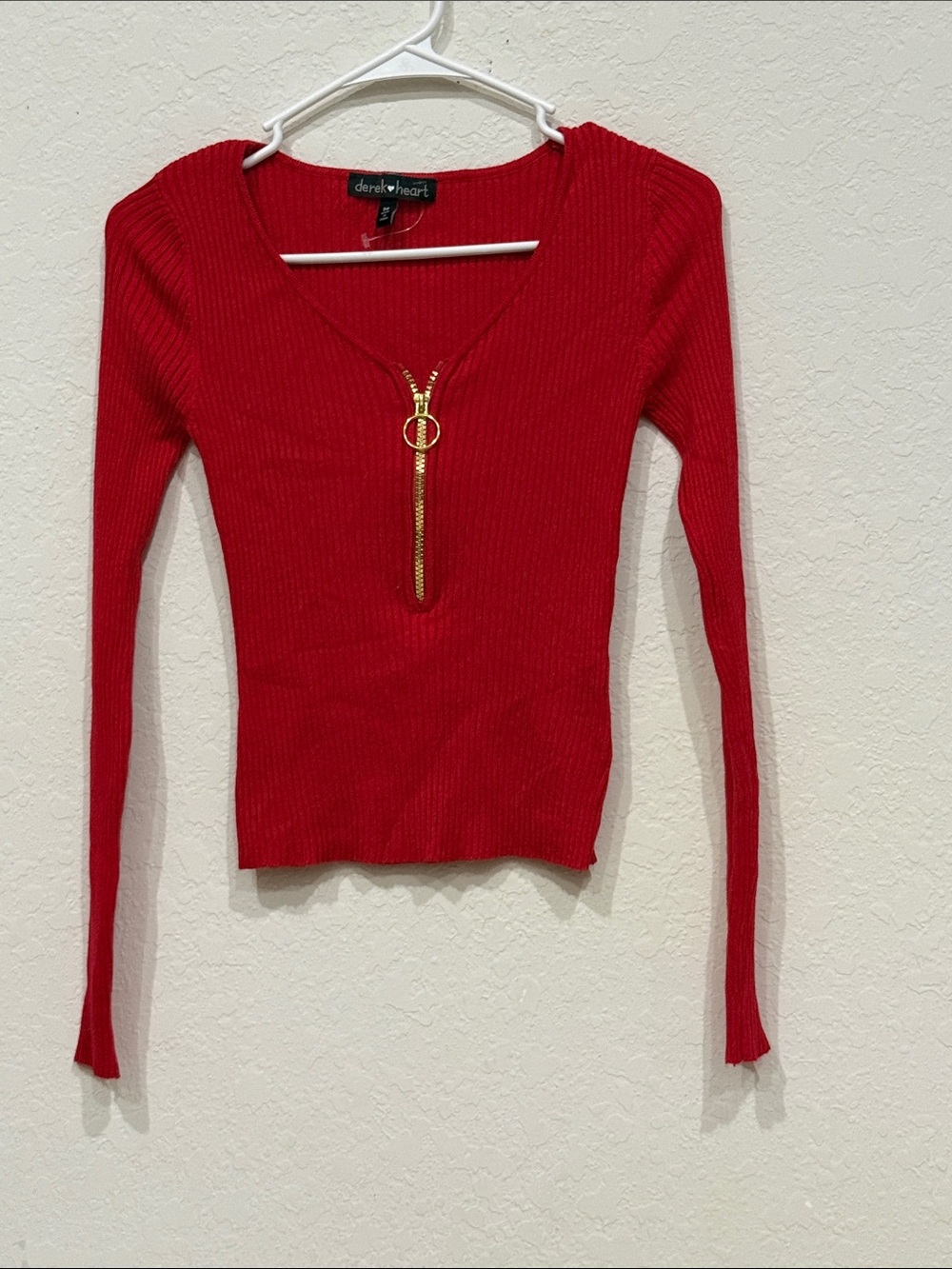 Derek Heart Red Ribbed V-Neck Long Sleeve Top with Gold Zip